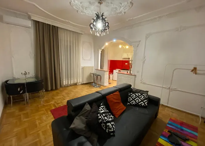 Apartment With Balcony And Ac Next To Danube