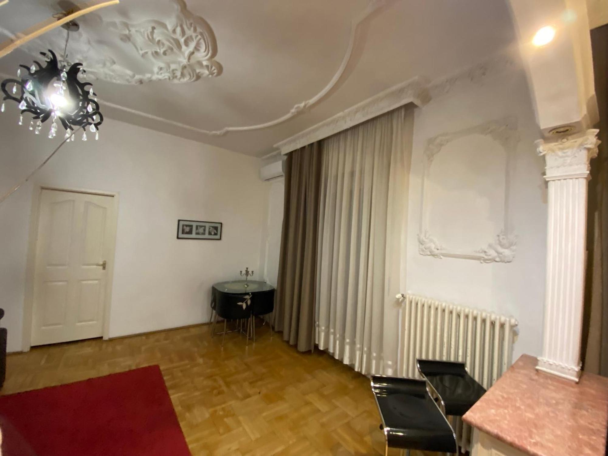 With Balcony And Ac Next To Danube Apartamento *