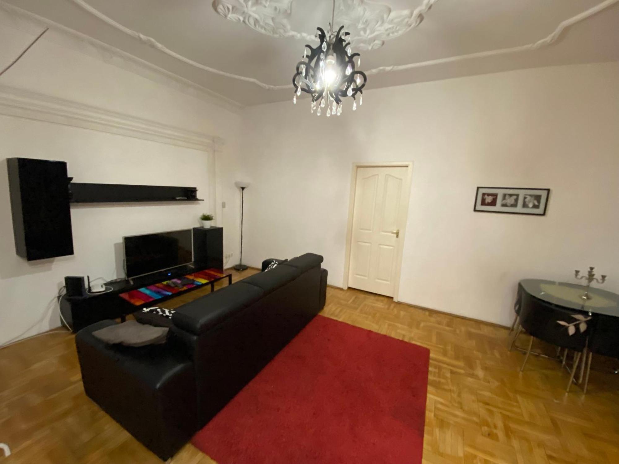 With Balcony And Ac Next To Danube Budapest